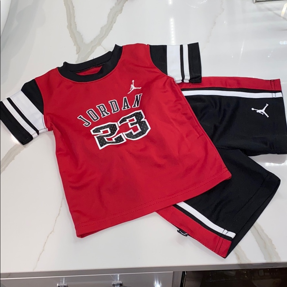 Toddler boys Jordan Air shirt shorts set 18 M
